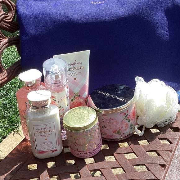 Price Firm NWT Bath & Body Works Gingham Gorgeous 7 Piece Gift Set With Bag - Picture 1 of 11